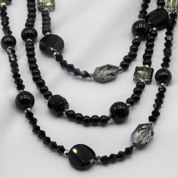 THE EMPRESS In BLACK Beaded Jewelry Set - Picture 3 of 7